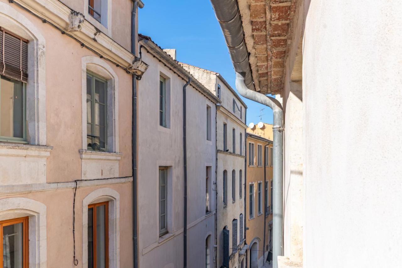 Au Coeur De L'Effervescence Terracotta - Une Nuit A Nimes Bagian luar foto